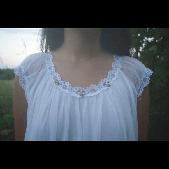 Vintage Nightgown - Picture 1 of 3
